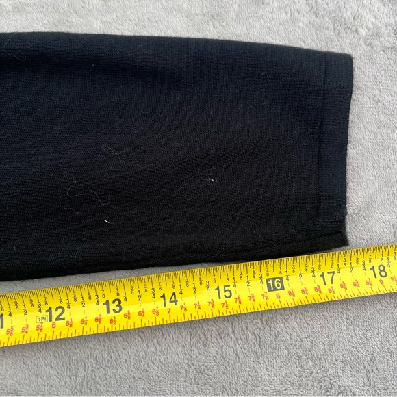 Laura Petites Black One Button Cardigan Sweater With Roses & Ruffles - Picture 9 of 11